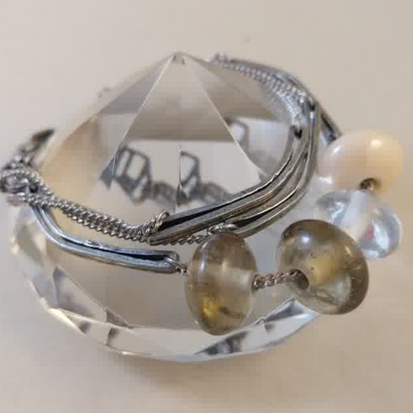 Anne-Marie Chagnon Jewelry - Anne Marie Chagnon Modernist Bracelet with Olive and Cream Beads
